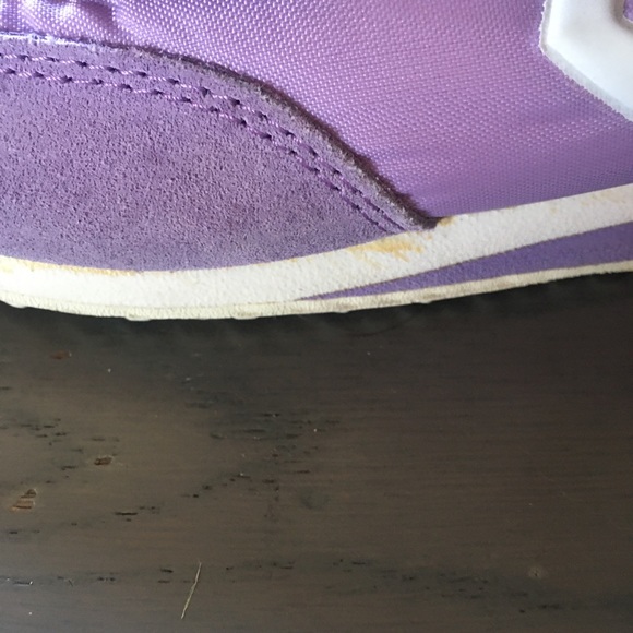 Vintage Converse Sneakers - Picture 5 of 8